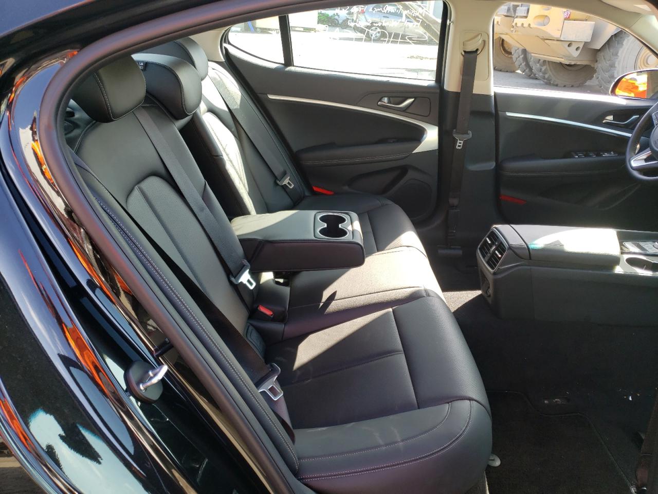 صورة رقم 6 من المزاد - 2022 GENESIS G70 BASE مع VIN KMTG34TA0NU093878