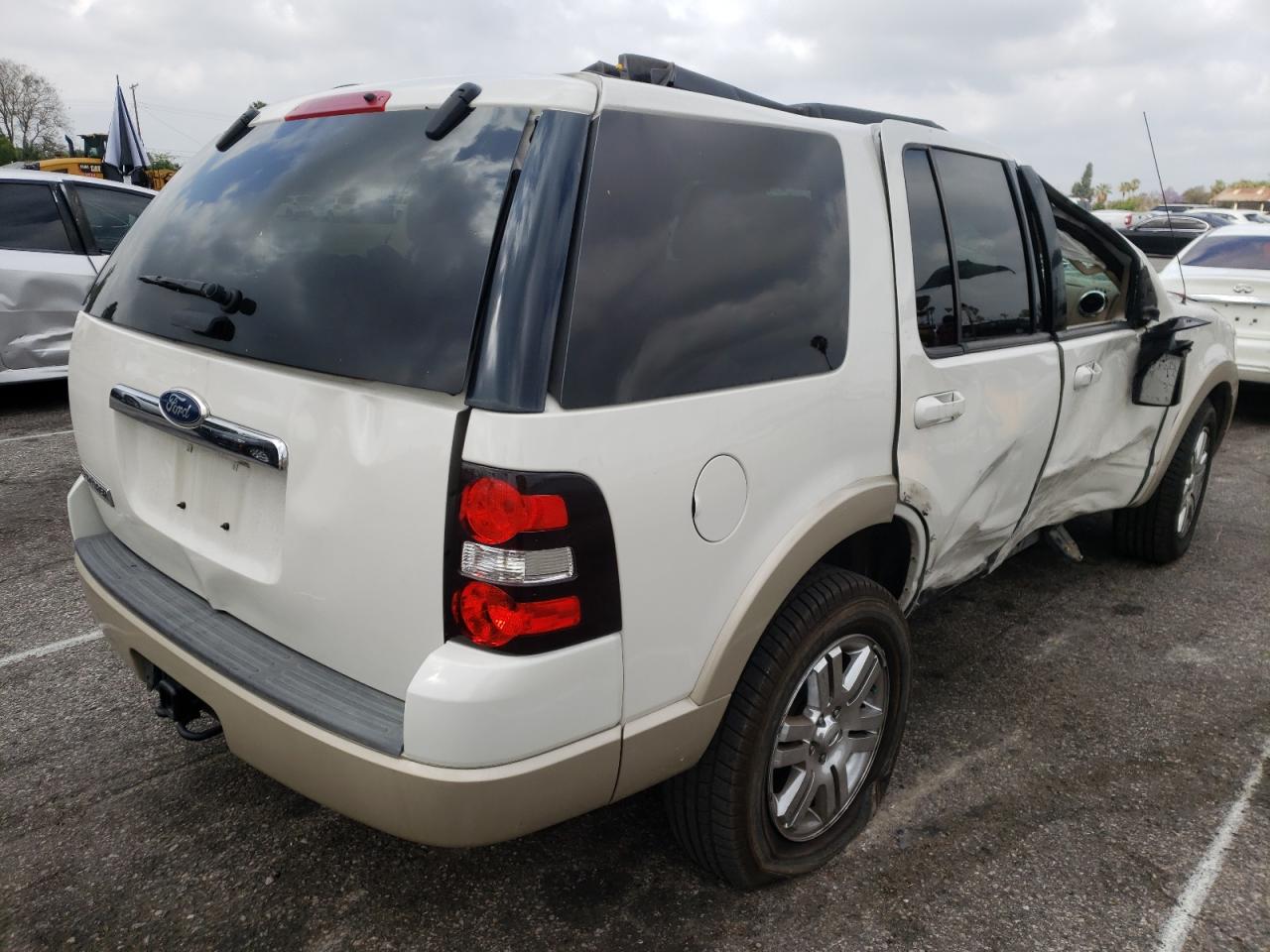 Photo 4 from auction – 2010 FORD EXPLORER E with VIN 1FMEU6EE5AUB16107