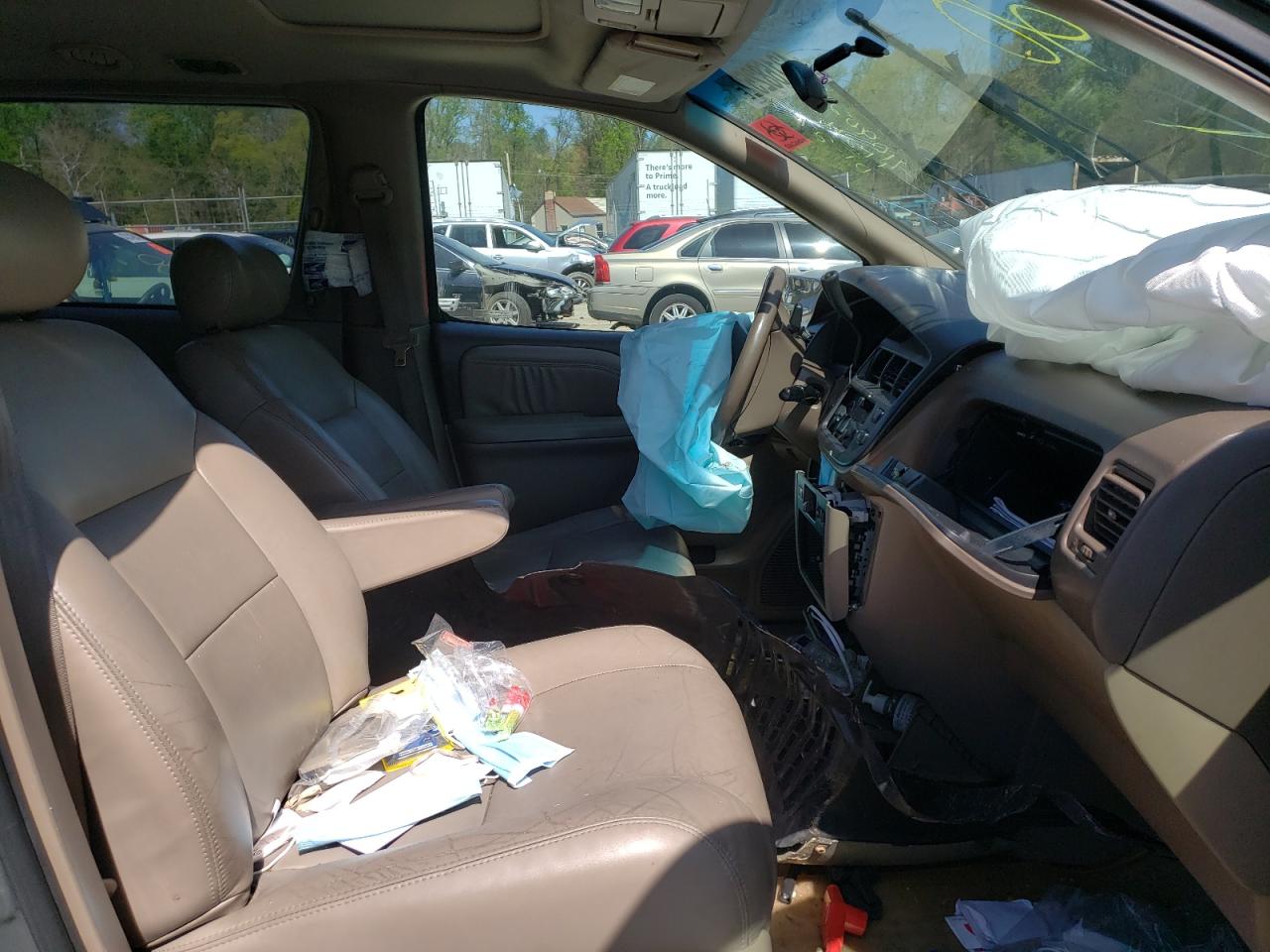 Photo 5 from auction – 2000 TOYOTA SIENNA LE with VIN 4T3ZF13C8YU207793