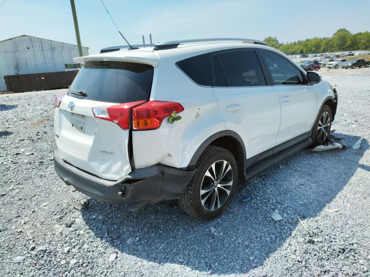 Photo 4 from auction – 2015 TOYOTA RAV4 LIMIT with VIN 2T3YFREV1FW149175