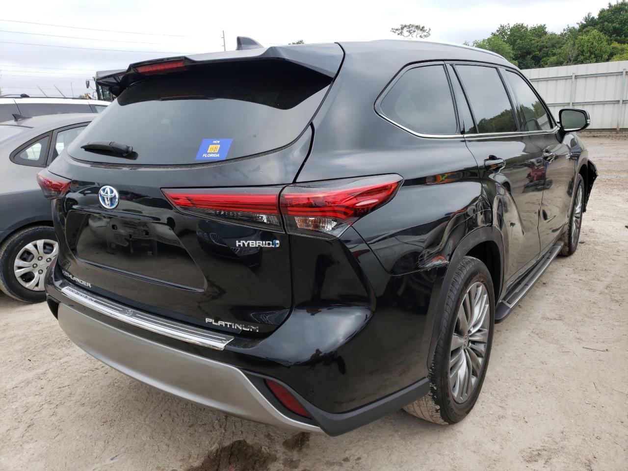 Photo 4 from auction – 2021 TOYOTA HIGHLANDER with VIN 5TDFARAH8MS009029
