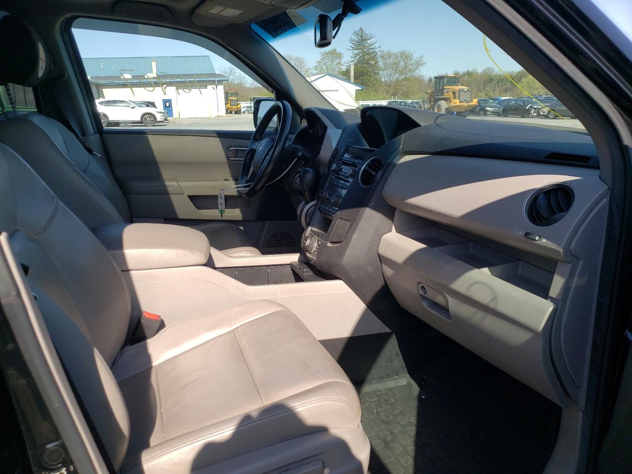 Photo 5 from auction – 2012 HONDA PILOT TOUR with VIN 5FNYF4H93CB052109
