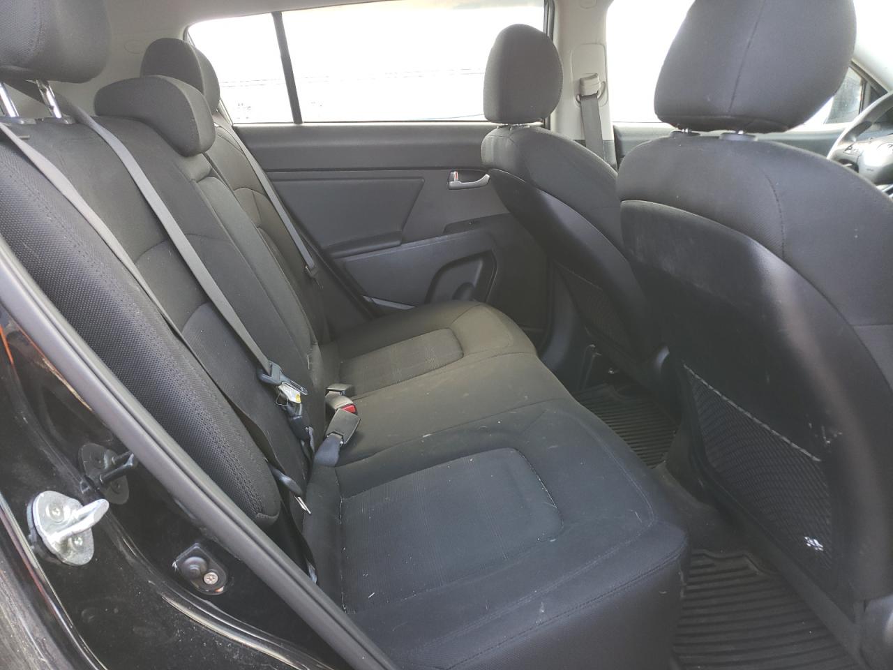 Photo 6 from auction – 2011 KIA SPORTAGE L with VIN KNDPBCA28B7042288