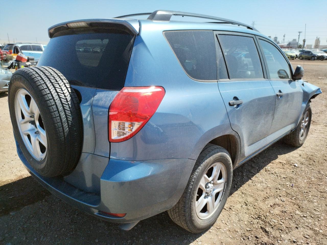 Photo 4 from auction – 2006 TOYOTA RAV4 with VIN JTMZD33V066015172