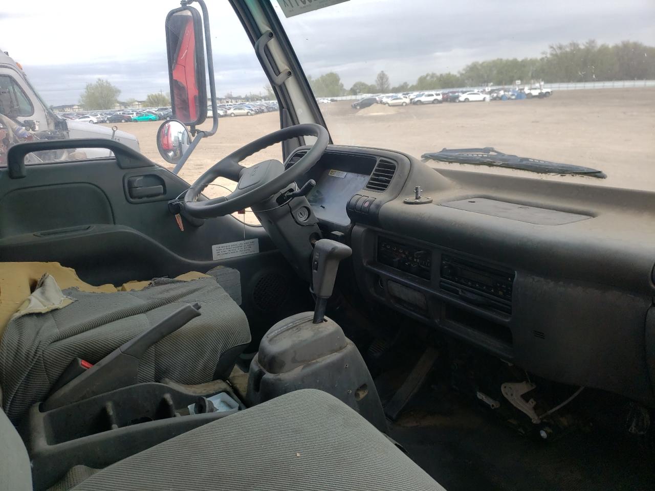 Photo 9 from auction – 2002 ISUZU NQR with VIN JALE5J14X27902288