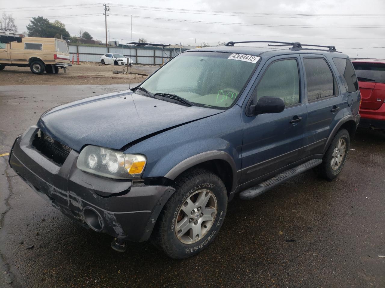 Photo 2 from auction – 2005 FORD ESCAPE XLT with VIN 1FMYU93115KD12917