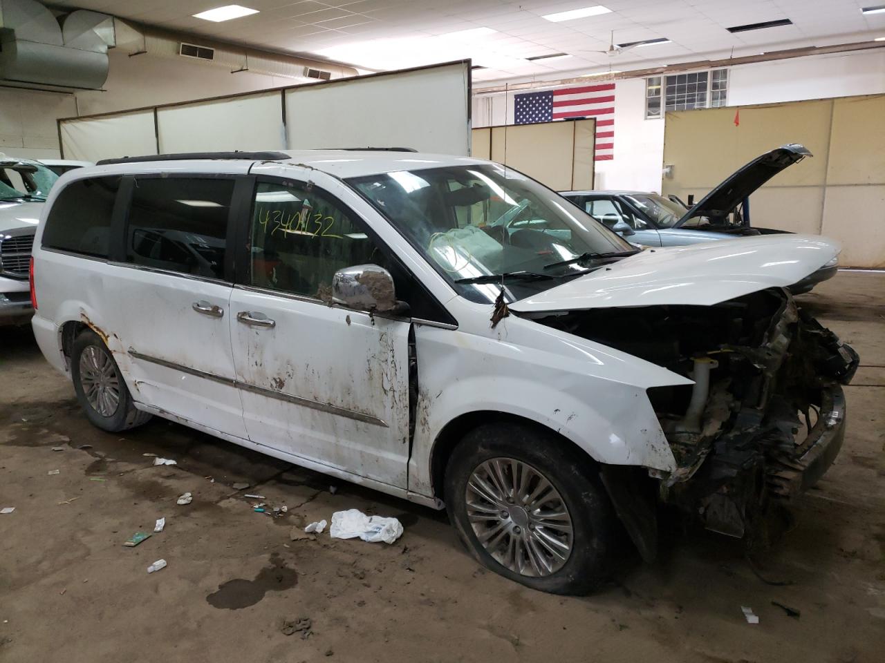 CHRYSLER TOWN & COU 2015 with VIN 2C4RC1CG9FR521553 - Photo from auction