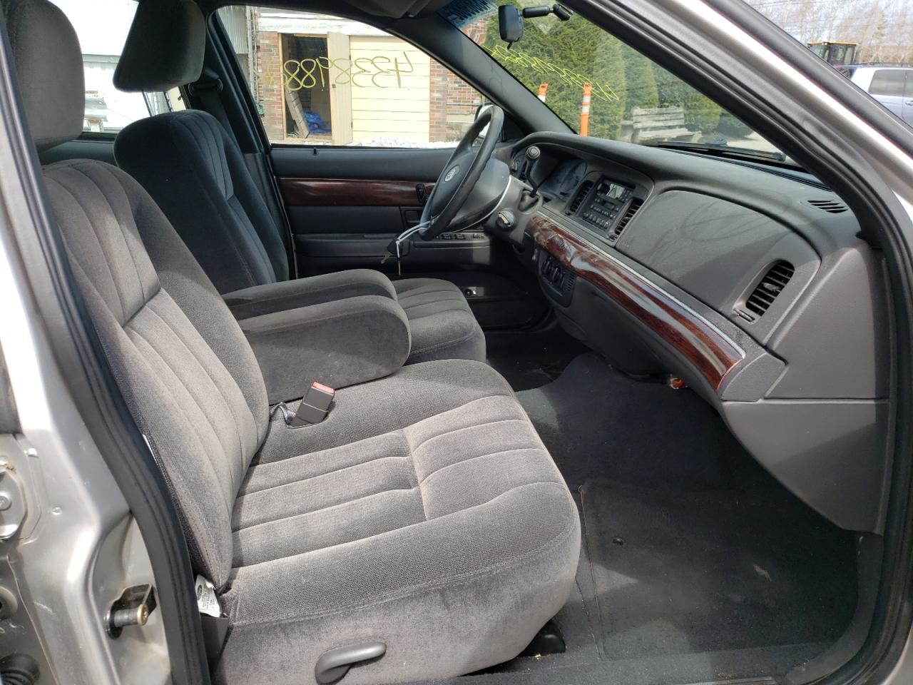 Photo 5 from auction – 2003 MERCURY GRAND MARQ with VIN 2MEFM74W23X683975