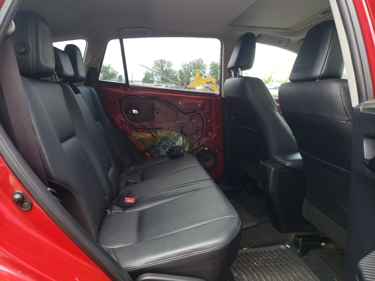 Photo 6 from auction – 2015 TOYOTA RAV4 LIMIT with VIN JTMYFREV5FD063591