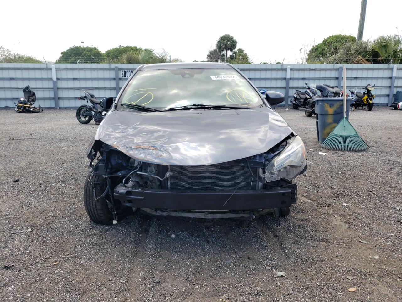 Photo 9 from auction – 2017 TOYOTA COROLLA L with VIN 5YFBURHE1HP584279