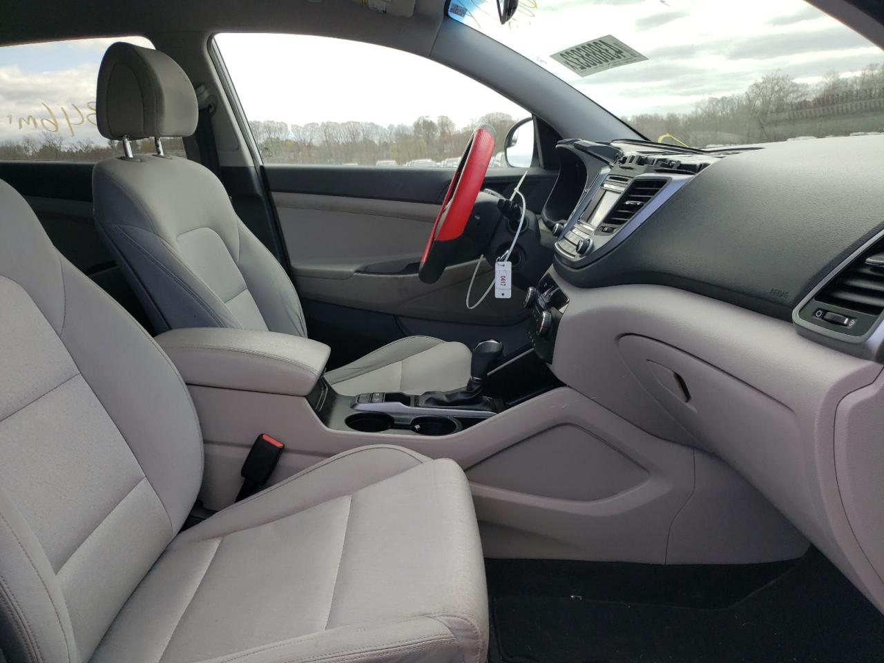 Photo 5 from auction – 2017 HYUNDAI TUCSON LIM with VIN KM8J3CA49HU262114