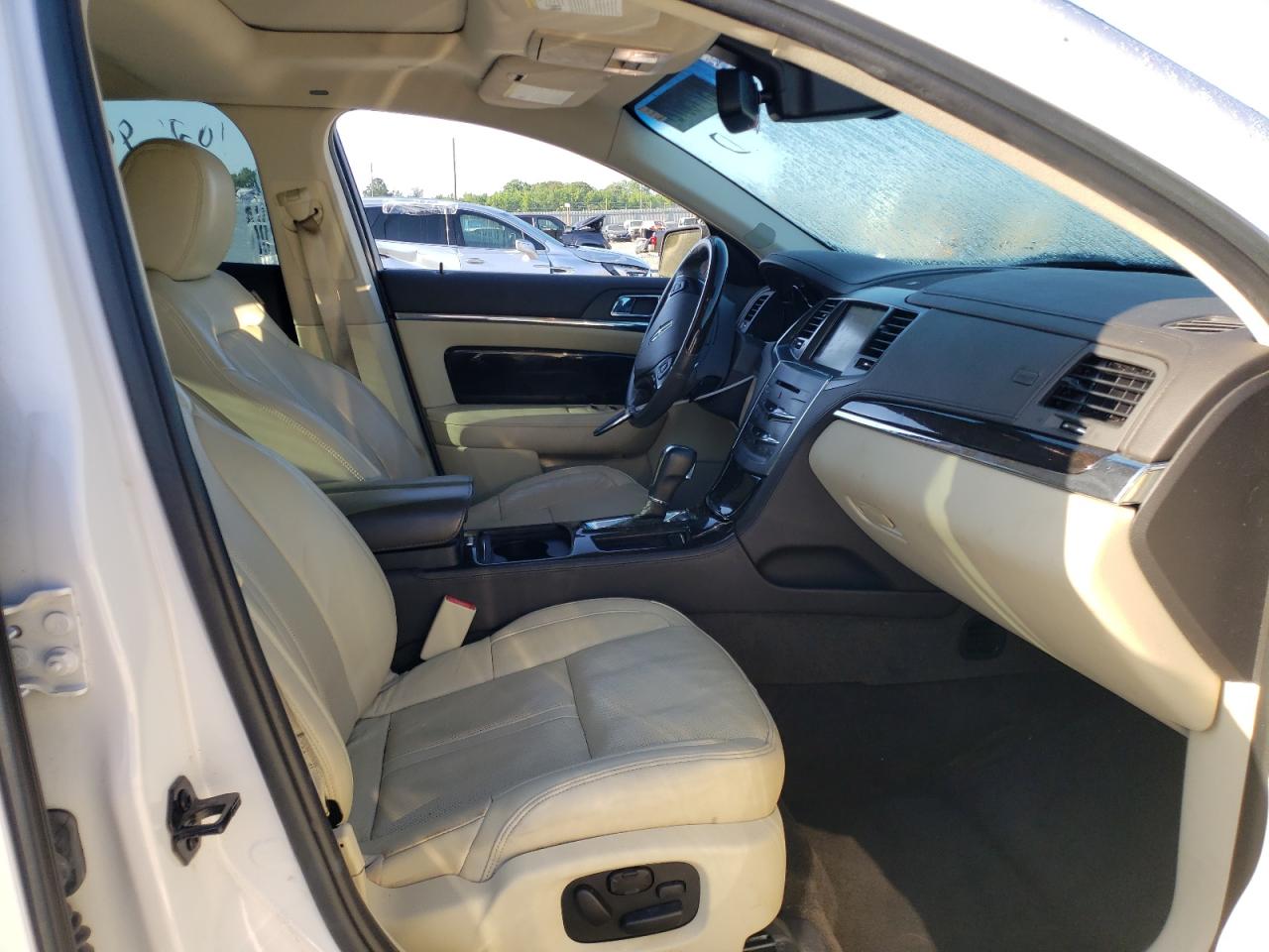 Photo 5 from auction – 2013 LINCOLN MKS with VIN 1LNHL9DK1DG609360