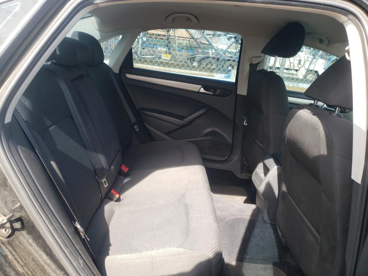 Photo 6 from auction – 2012 VOLKSWAGEN PASSAT S with VIN 1VWAH7A38CC087628