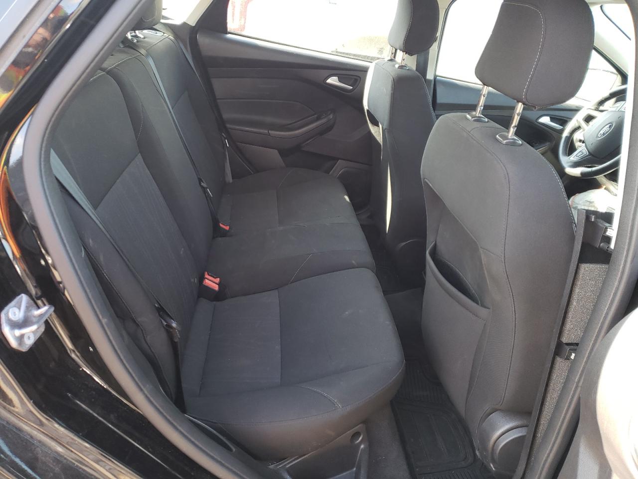 Photo 6 from auction – 2018 FORD FOCUS SE with VIN 1FADP3K23JL281486