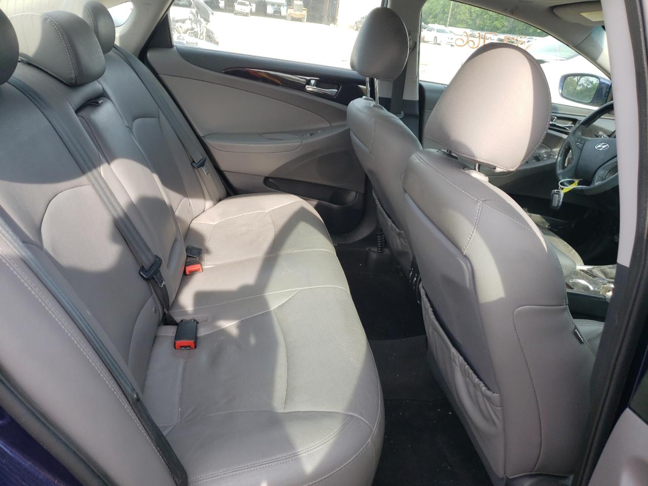 Photo 6 from auction – 2013 HYUNDAI SONATA SE with VIN 5NPEC4AB8DH578571