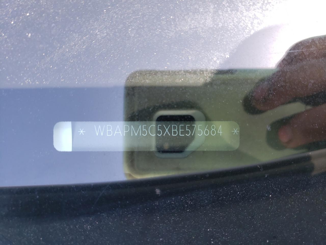 Photo 10 from auction – 2011 BMW 335 I with VIN WBAPM5C5XBE575684