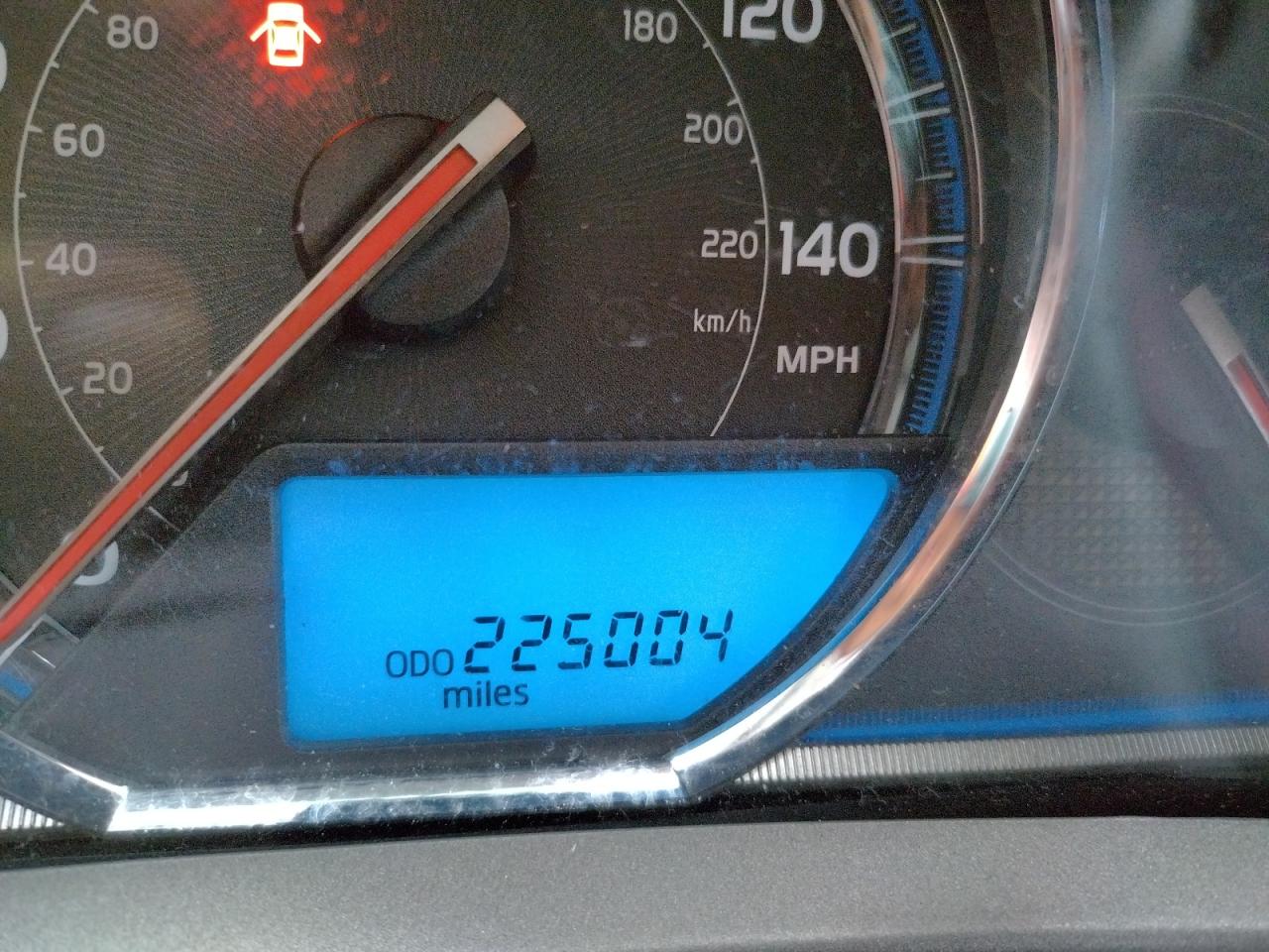 Photo 8 from auction – 2014 TOYOTA RAV4 LIMIT with VIN 2T3DFREV6EW153400