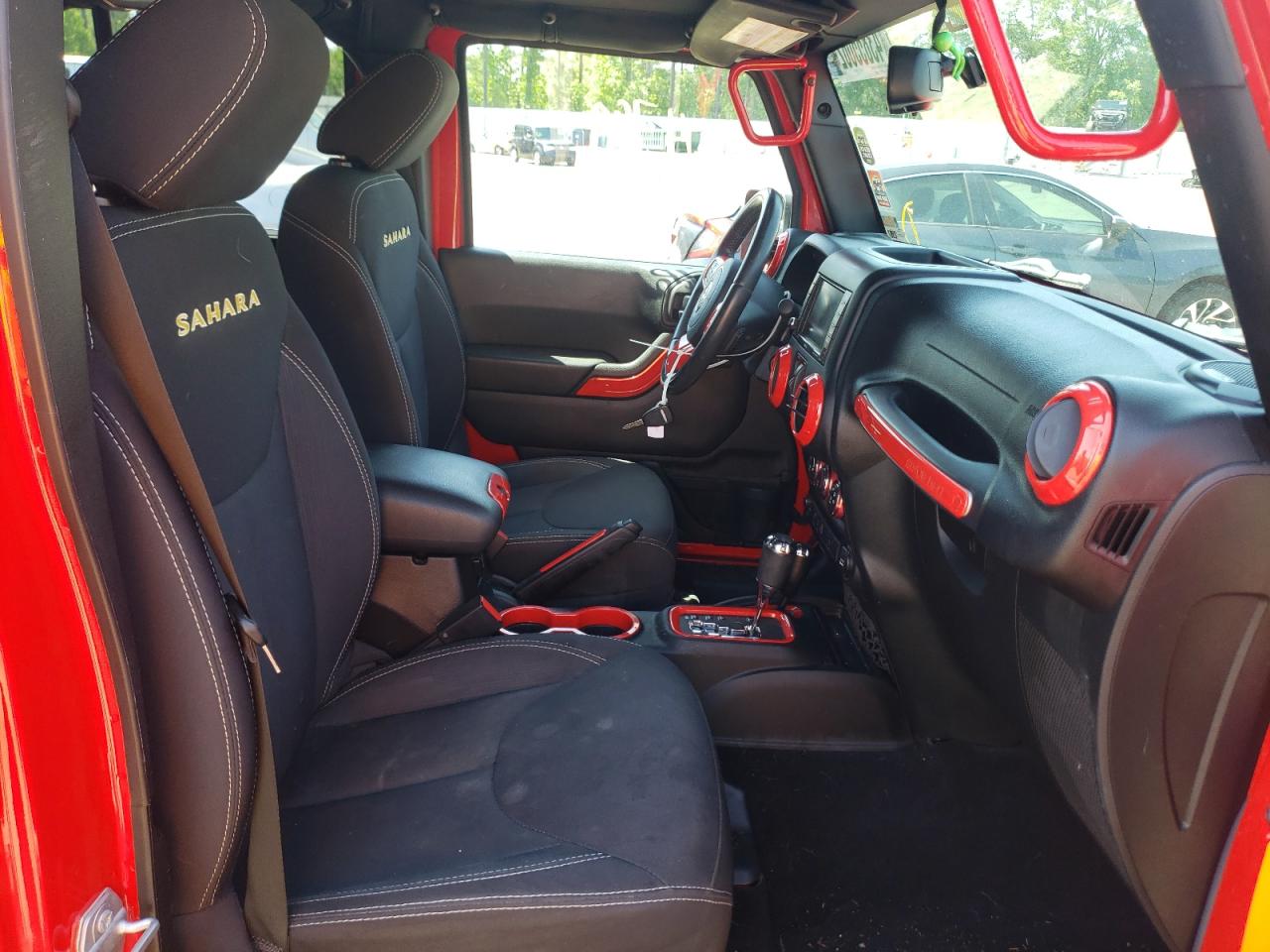Photo 18 from auction – 2015 JEEP WRANGLER U with VIN 1C4BJWEG9FL581259