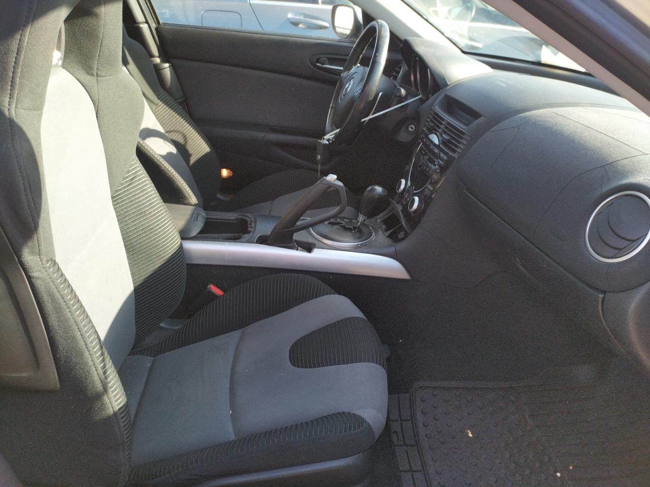 Photo 5 from auction – 2005 MAZDA RX8 with VIN JM1FE17N550159882