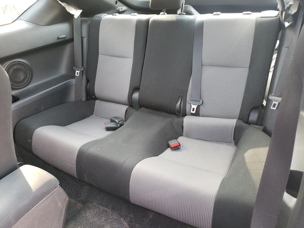 Photo 16 from auction – 2016 TOYOTA SCION TC with VIN JTKJF5C76GJ015785