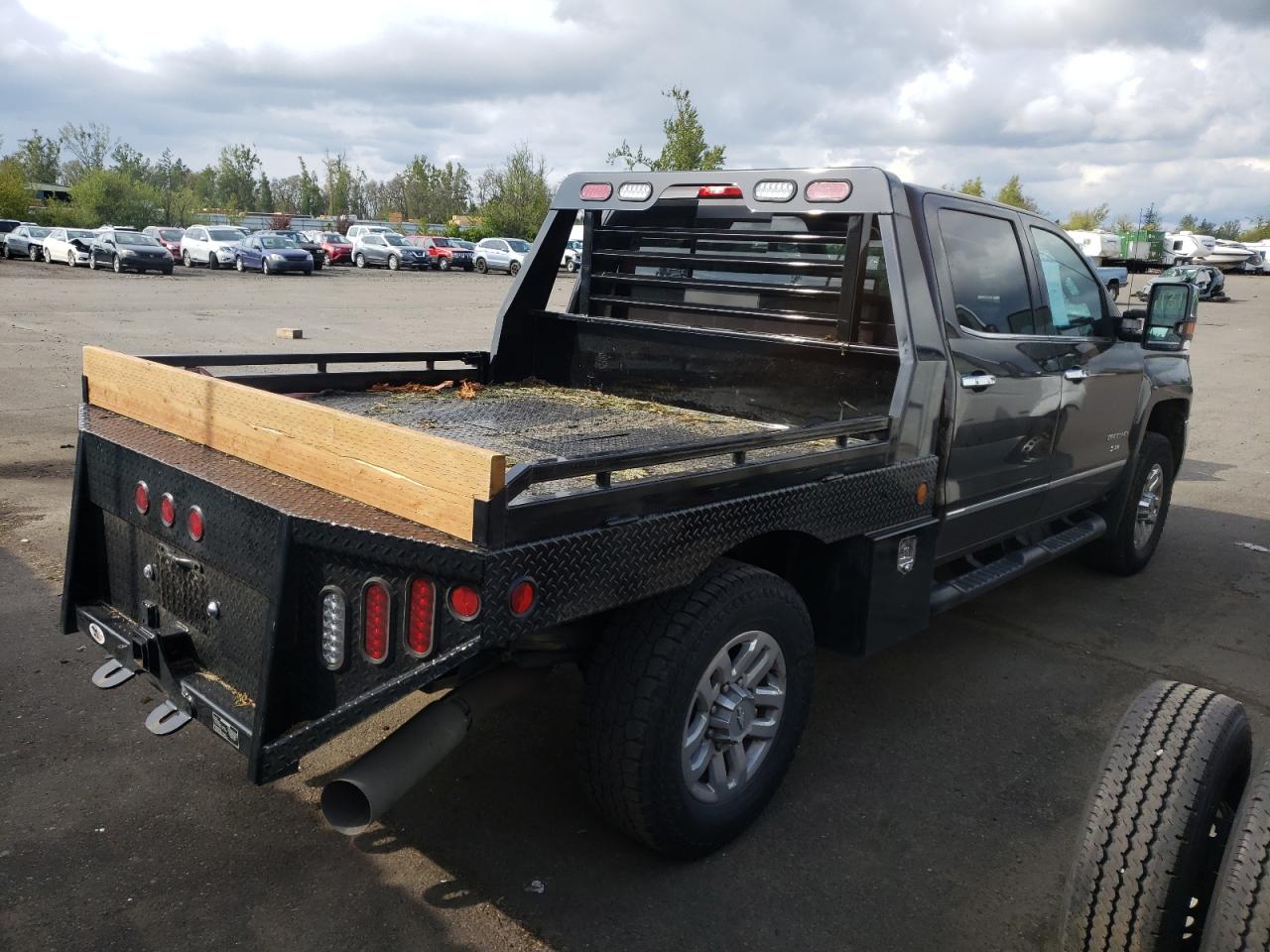 Photo 4 from auction – 2018 CHEVROLET SILVERADO with VIN 1GC1KWEY0JF214467