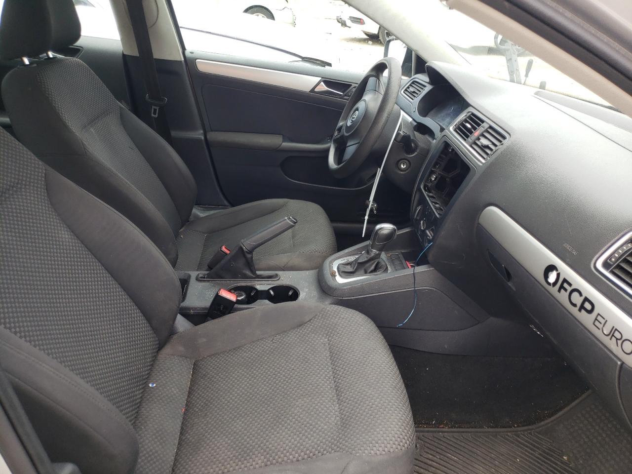 Photo 5 from auction – 2011 VOLKSWAGEN JETTA BASE with VIN 3VW2K7AJ1BM385634