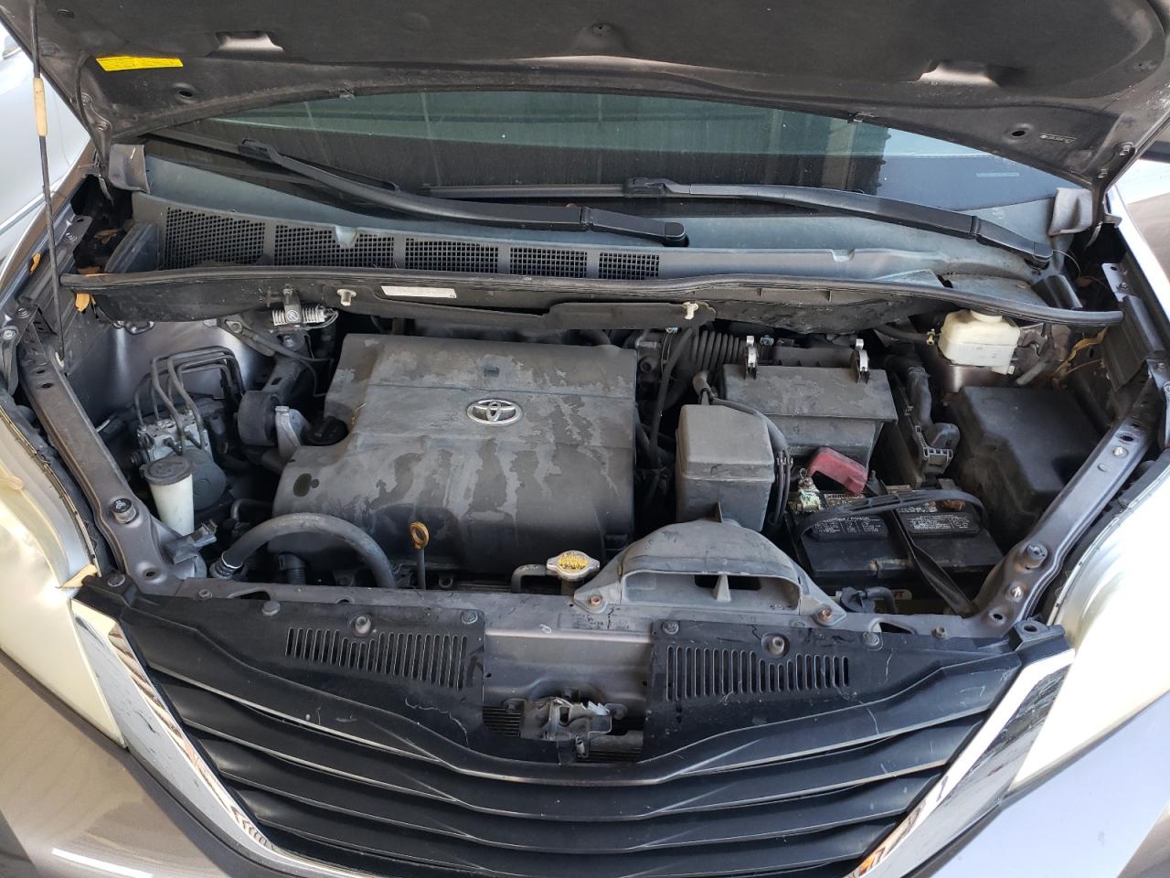 Photo 7 from auction – 2011 TOYOTA SIENNA LE with VIN 5TDKK3DC0BS154717