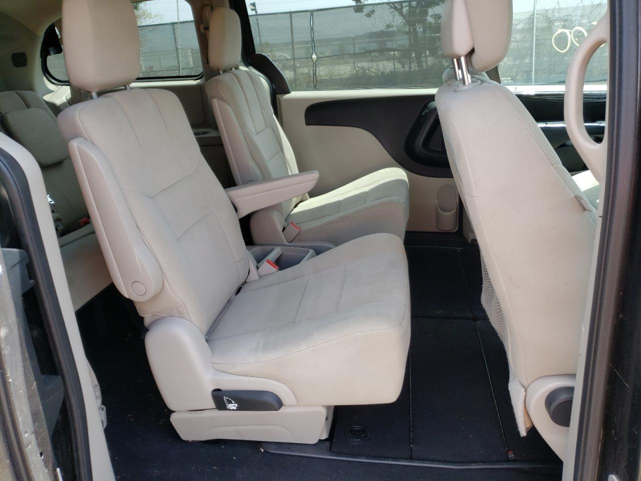 Photo 6 from auction – 2011 DODGE GRAND CARA with VIN 2D4RN3DG1BR754893