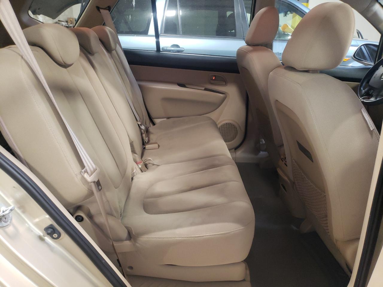 Photo 6 from auction – 2008 KIA RONDO LX with VIN KNAFG526087134687