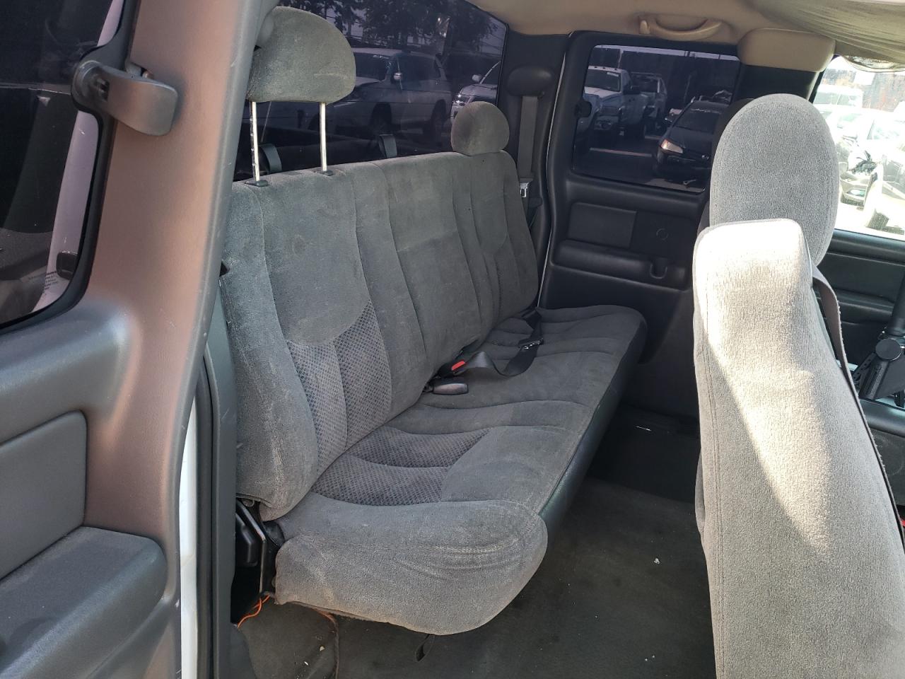 Photo 6 from auction – 2004 CHEVROLET SILVERADO with VIN 2GCEC19V841196913