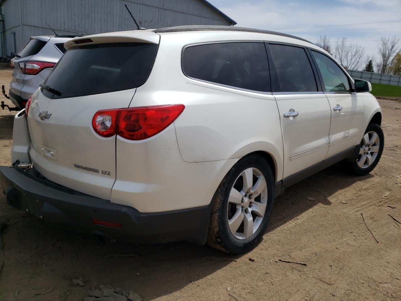 Photo 4 from auction – 2012 CHEVROLET TRAVERSE L with VIN 1GNKRLED9CJ406148