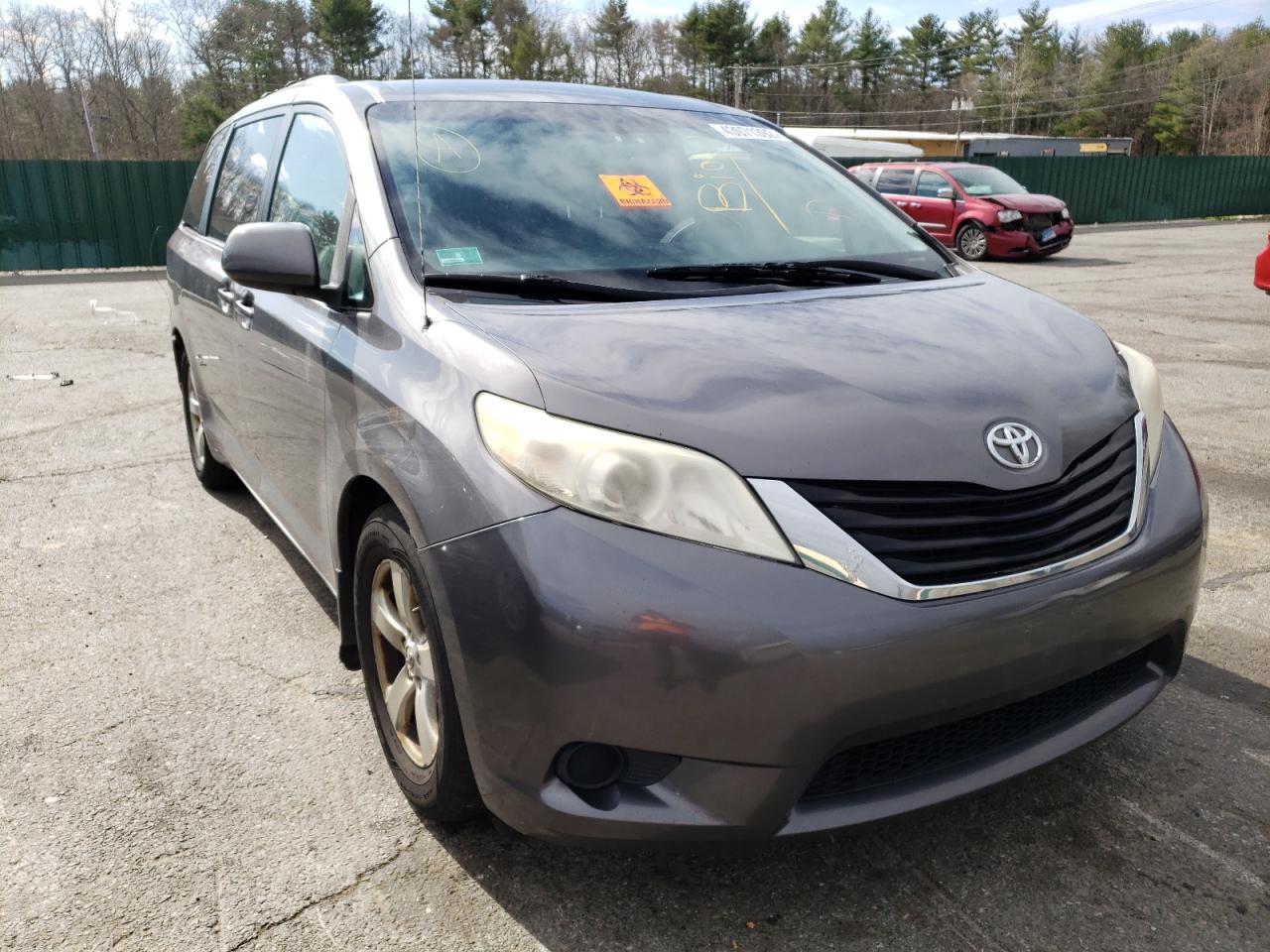 TOYOTA SIENNA LE 2011 with VIN 5TDKK3DC9BS079273 - Photo from auction