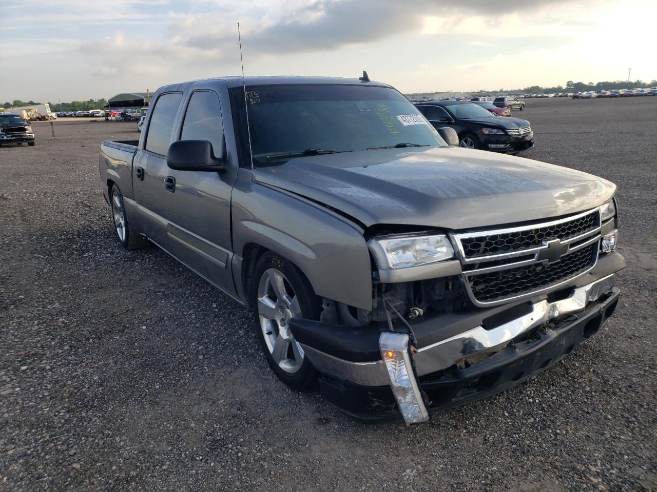 CHEVROLET SILVERADO 2006 con VIN 2GCEC13TX61212748 - Foto de la subasta