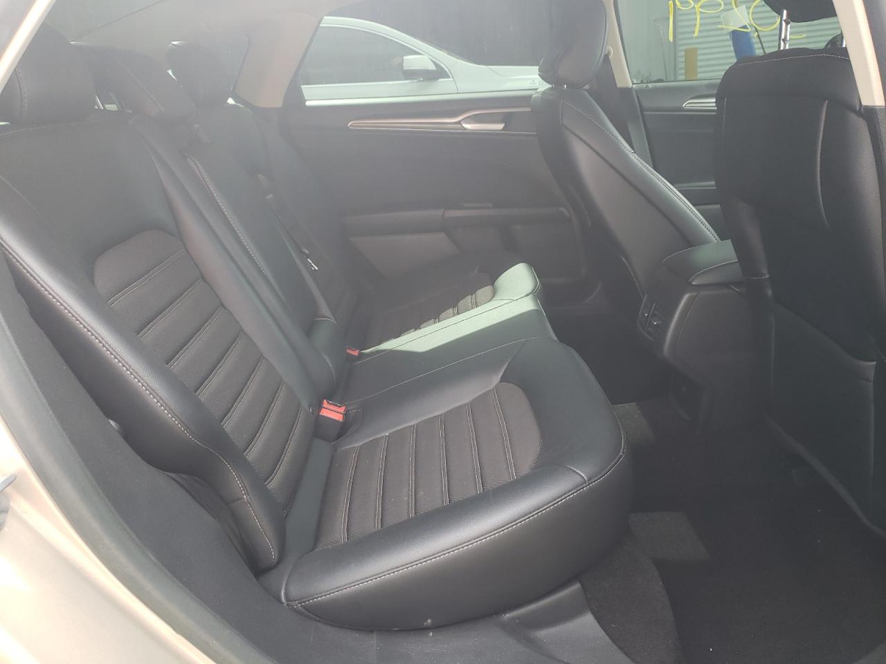 Photo 6 from auction – 2017 FORD FUSION SE with VIN 3FA6P0HD3HR332903