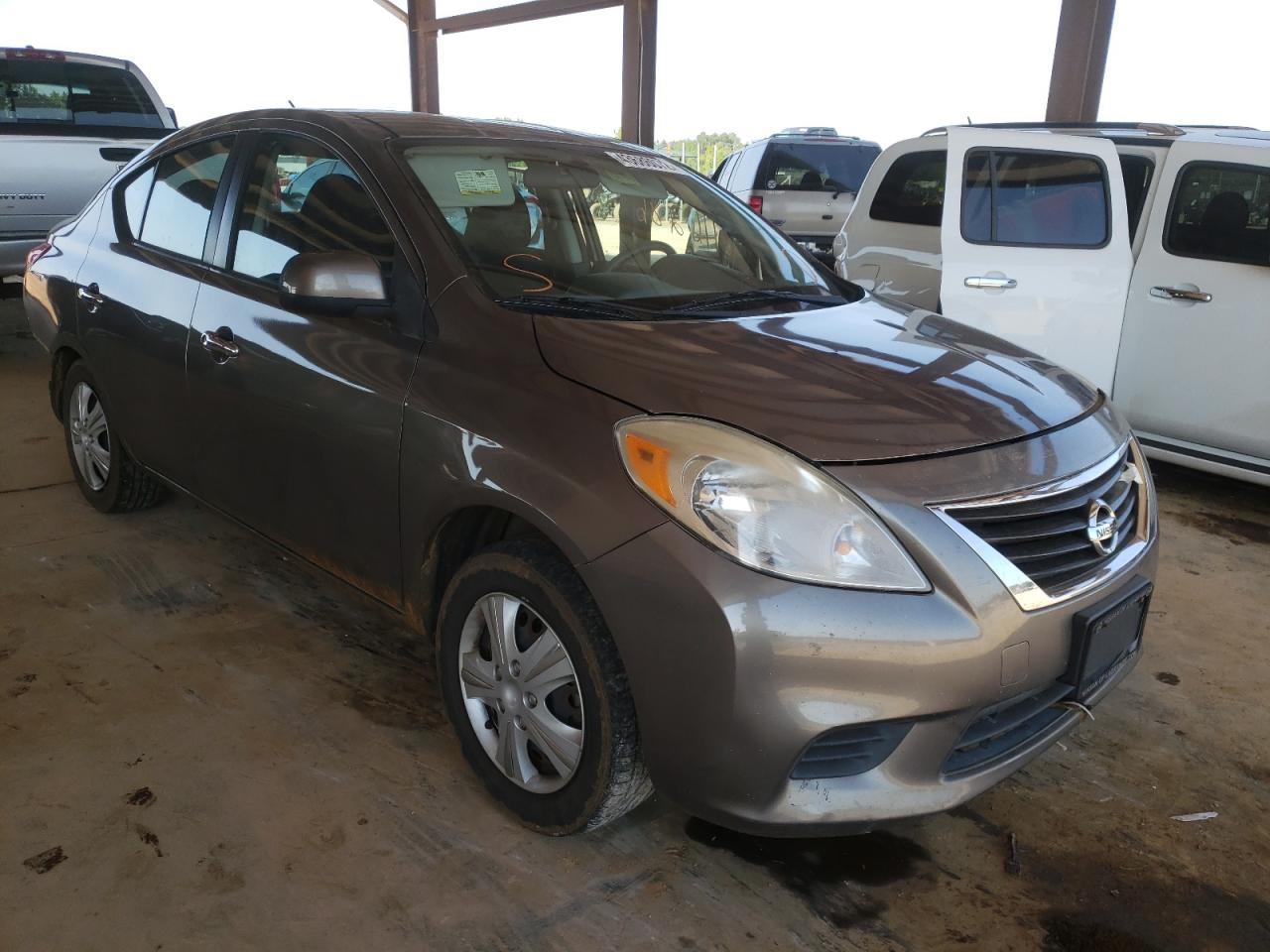 NISSAN VERSA S 2012 with VIN 3N1CN7AP1CL829401 - Photo from auction