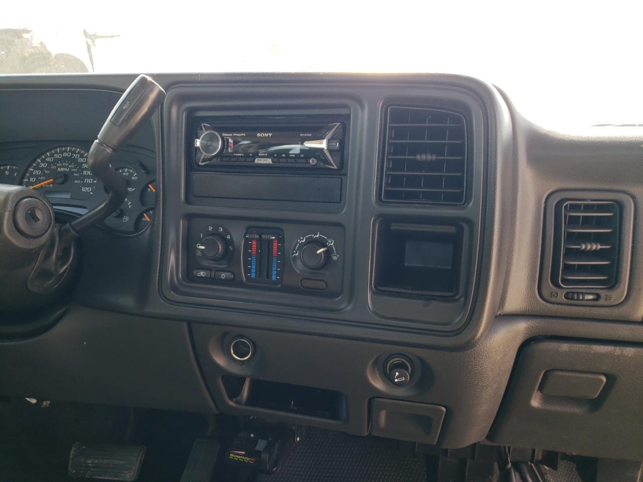 Photo 9 from auction – 2005 CHEVROLET SILVERADO with VIN 1GCEC19T95Z162227