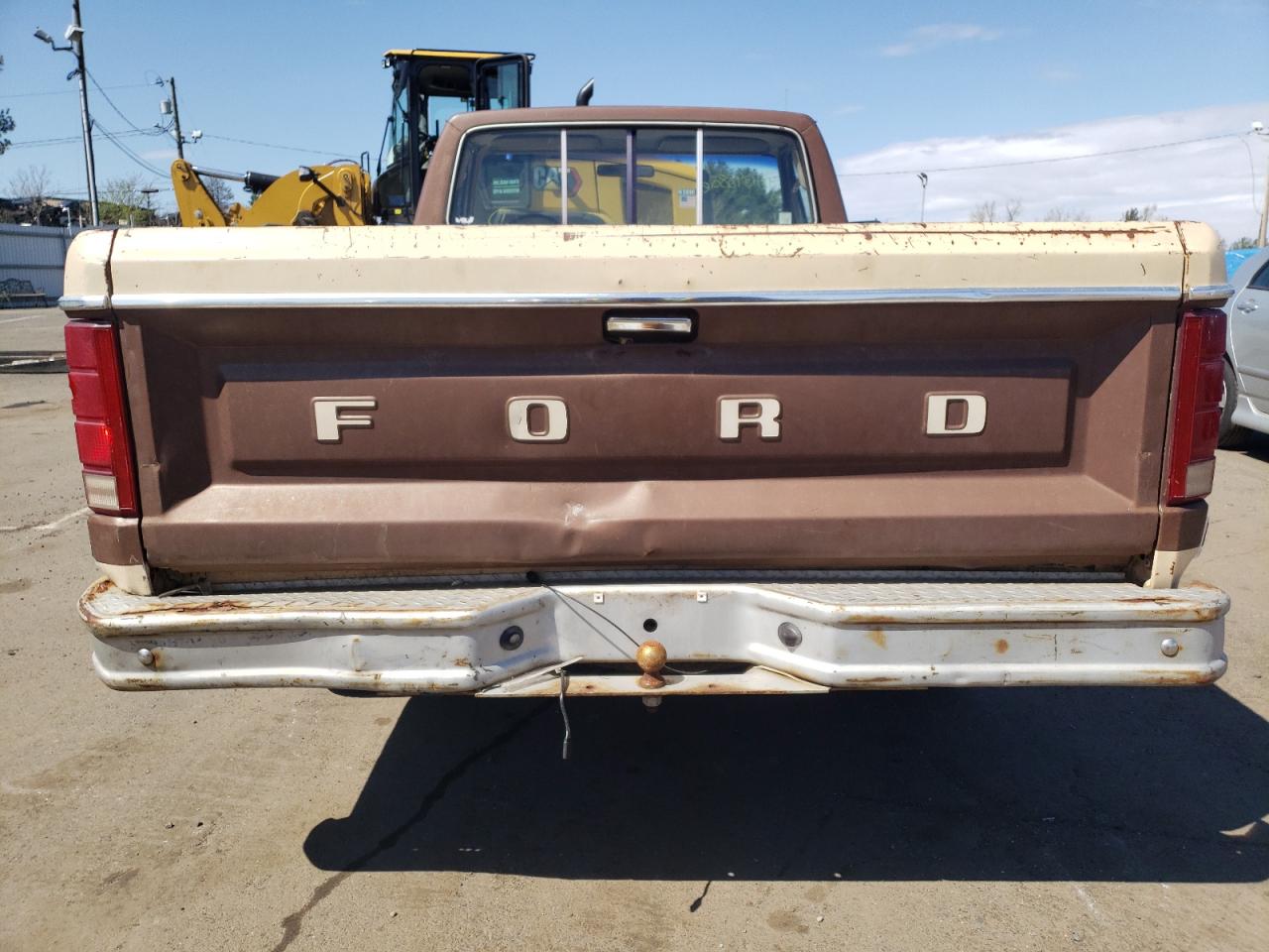 Photo 9 from auction – 1984 FORD F150 with VIN 2FTDF15Y4ECA28016
