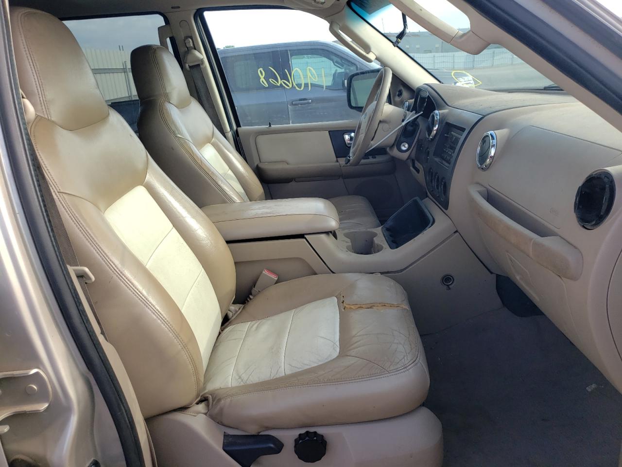 Photo 5 from auction – 2005 FORD EXPEDITION with VIN 1FMFU16505LA54147