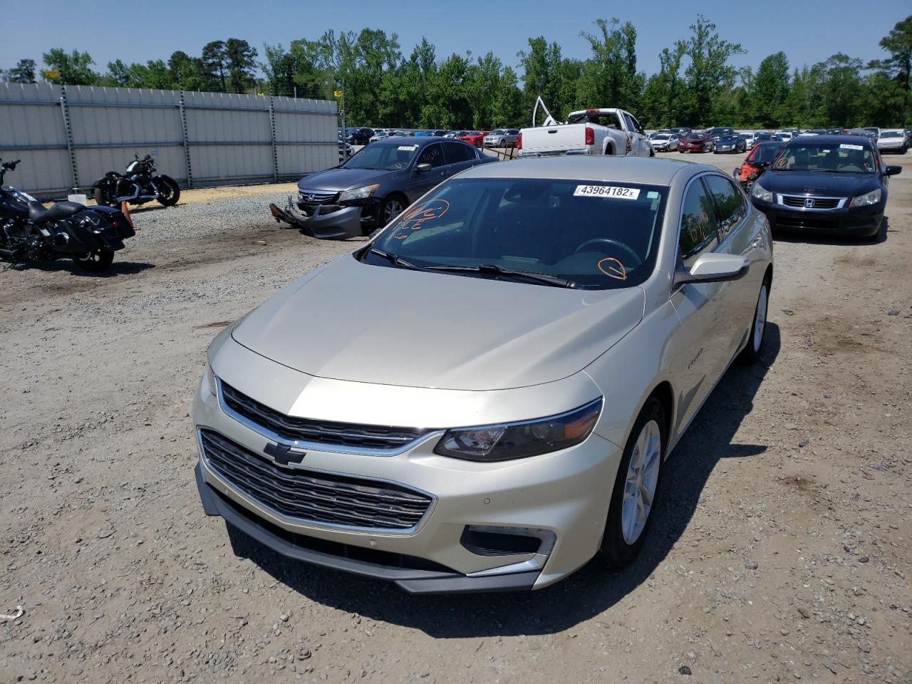 Photo 2 from auction – 2016 CHEVROLET MALIBU LT with VIN 1G1ZE5ST7GF261820