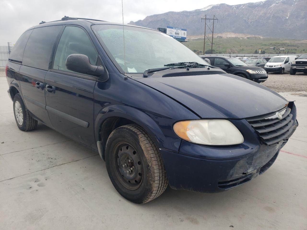 CHRYSLER TOWN & COU 2005 with VIN 1C4GP45R75B263770 - Photo from auction