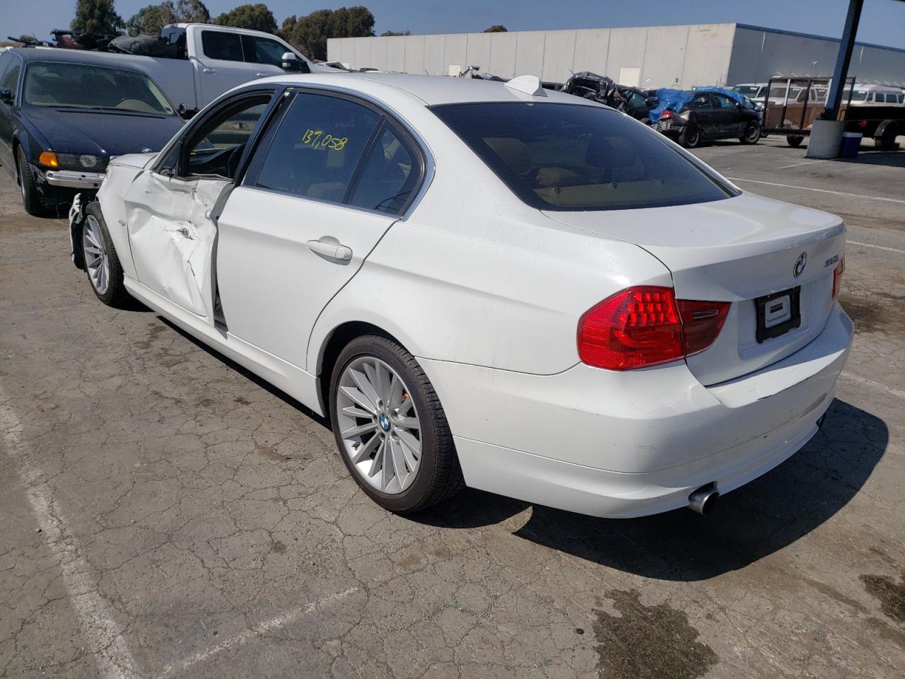 Photo 3 from auction – 2011 BMW 335 I with VIN WBAPM5C5XBE575684