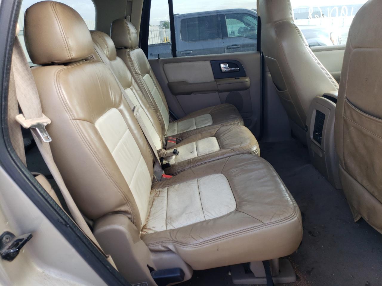 Photo 6 from auction – 2005 FORD EXPEDITION with VIN 1FMFU16505LA54147