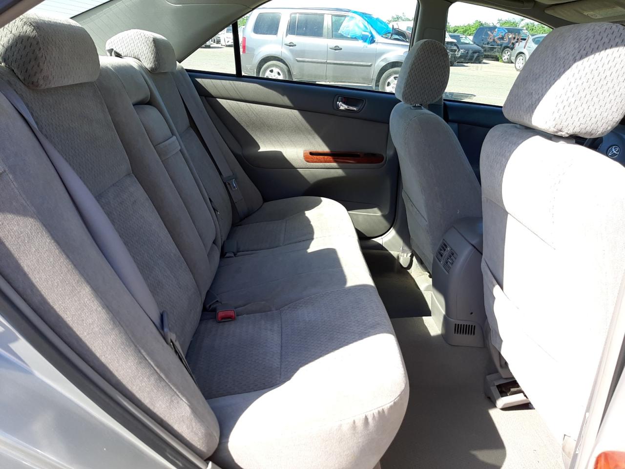 Photo 6 from auction – 2003 TOYOTA CAMRY with VIN 4T1BF32K03U556762