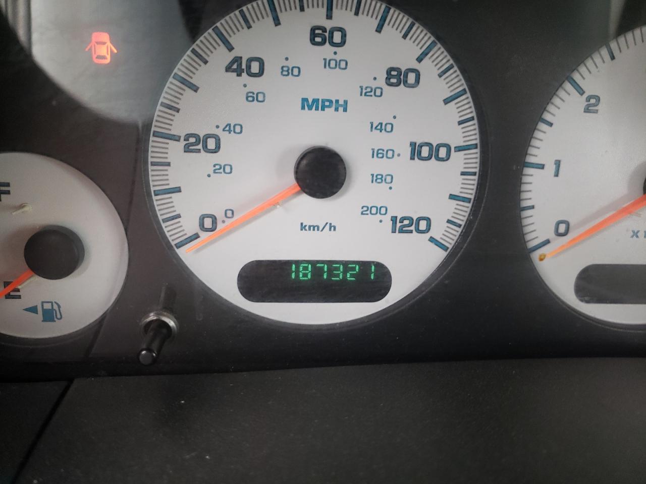 Photo 8 from auction – 2003 CHRYSLER TOWN & COU with VIN 2C4GP74L03R132192