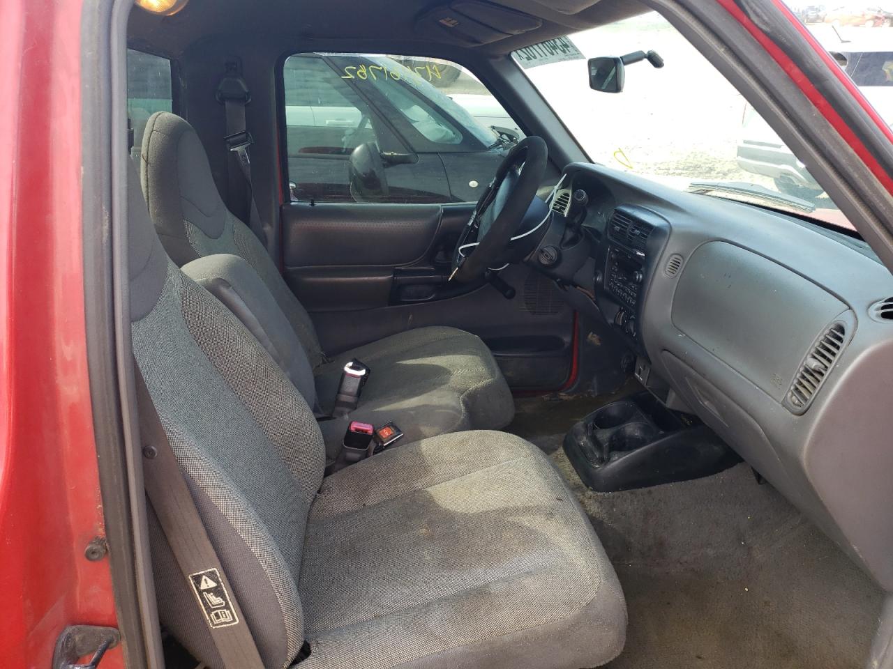 Photo 5 from auction – 2000 FORD RANGER with VIN 1FTYR10V4YPA17252