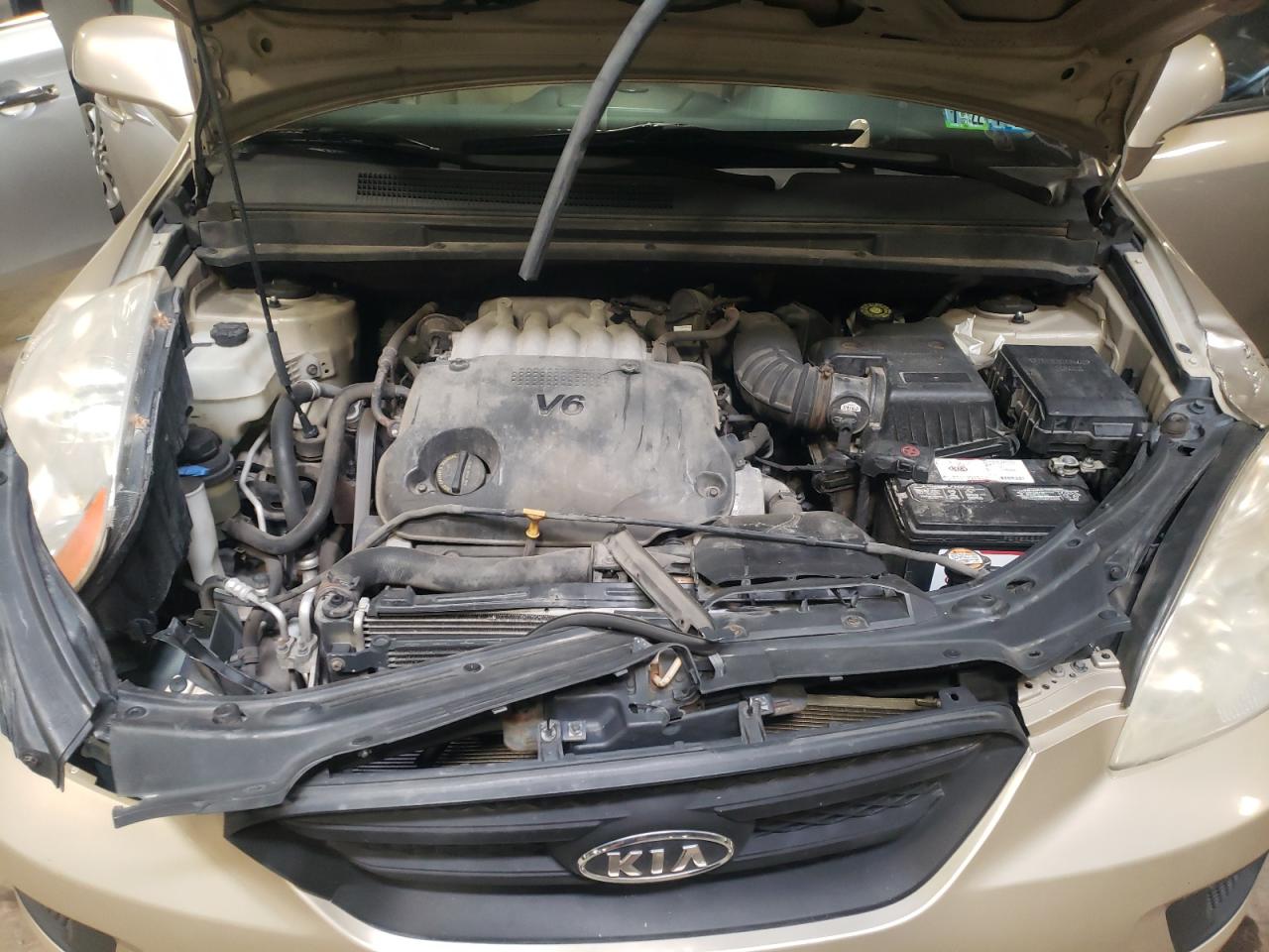 Photo 7 from auction – 2008 KIA RONDO LX with VIN KNAFG526087134687