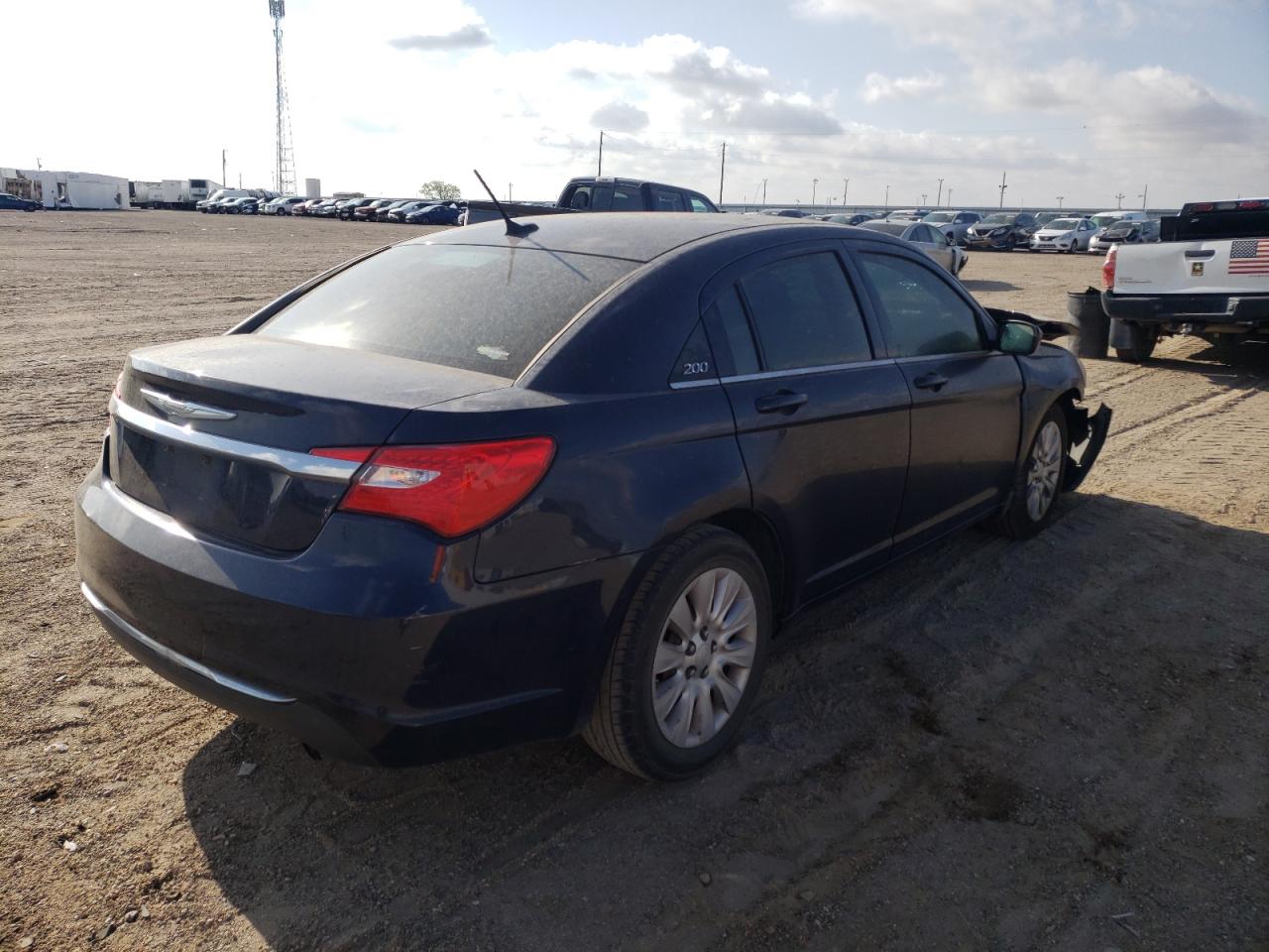 Photo 4 from auction – 2014 CHRYSLER 200 LX with VIN 1C3CCBABXEN124310