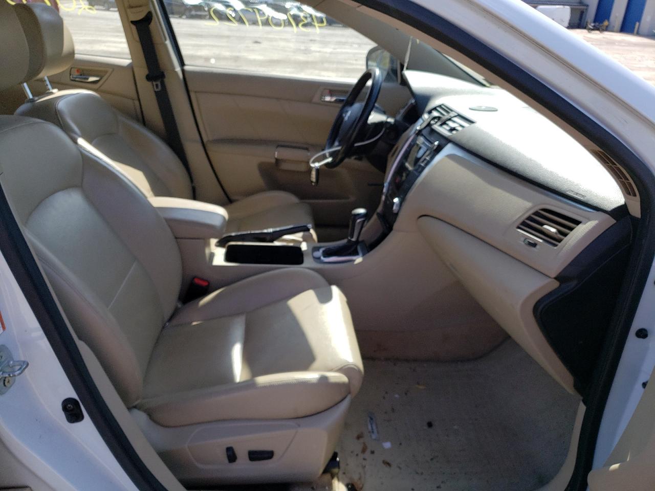 Photo 5 from auction – 2010 SUZUKI KIZASHI SL with VIN JS2RE9A77A6100223