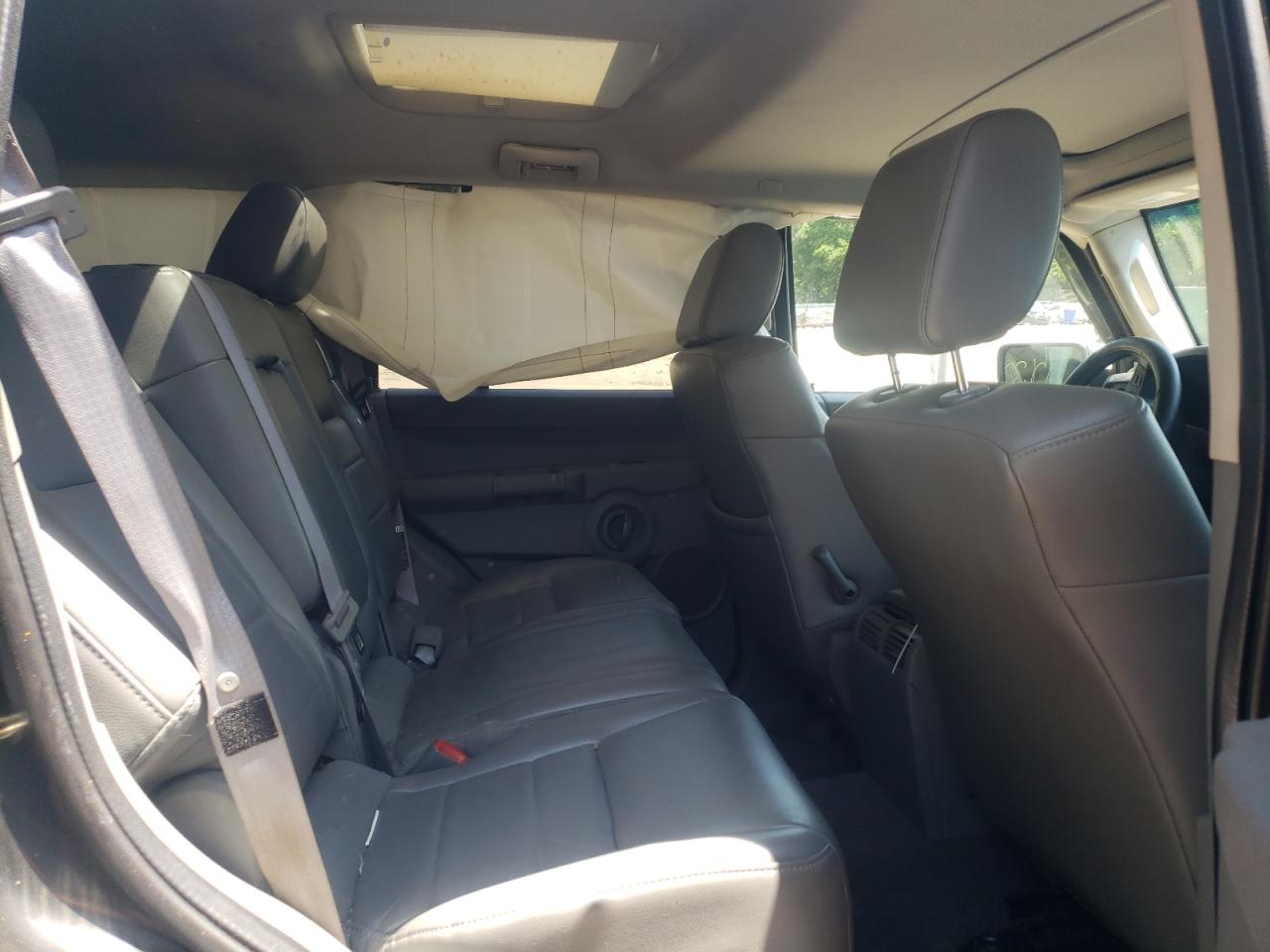 Photo 6 from auction – 2006 JEEP COMMANDER with VIN 1J8HH48NX6C179506
