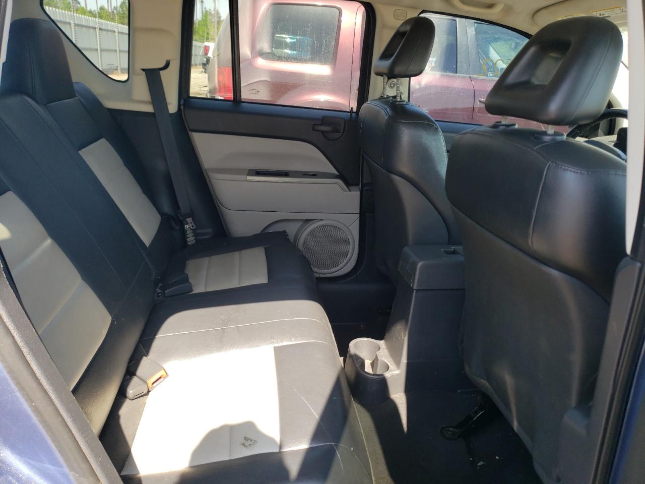 Photo 6 from auction – 2007 JEEP COMPASS LI with VIN 1J8FT57W77D176659